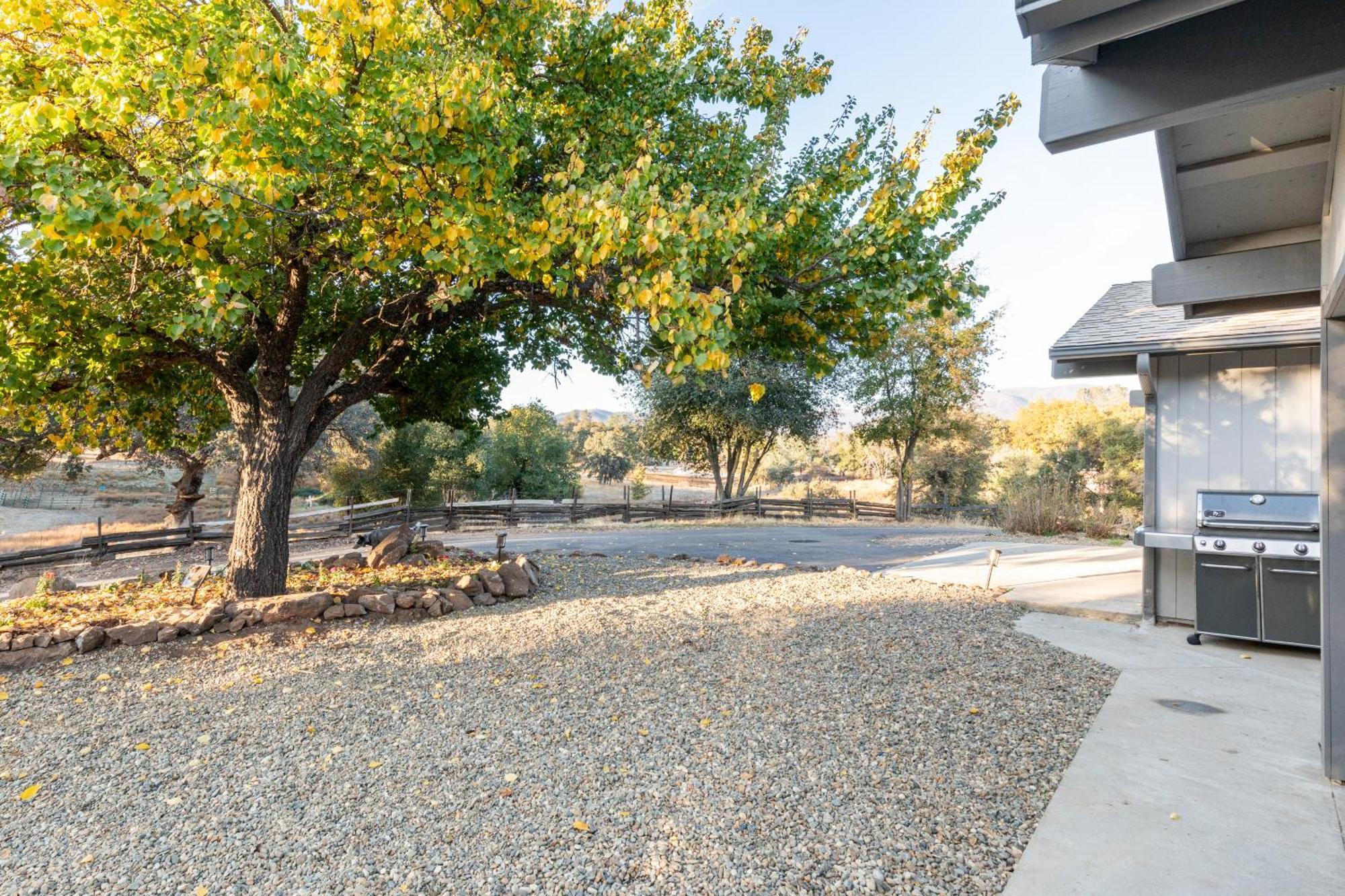 Rolling Oaks Ranch - 200 Acres Of Lakeside Beauty & Countryside Serenity Mariposa Dış mekan fotoğraf